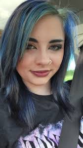 Alexis Isom's Instagram, Twitter & Facebook