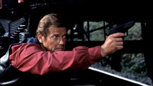 Resultado de imagen para ESCENAS DE JAMES BOND CON ROGER MOORE