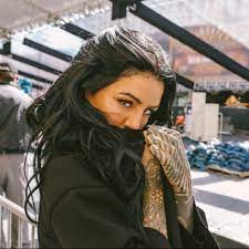 Ya se sabe, si hay alguien que sabe cómo. La Extrana Foto De Candelaria Tinelli Se Le Fue La Mano Con El Photoshop Revista Paparazzi
