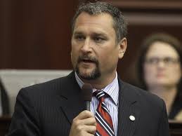 Ethics panel approves settlement in Doug Holder case