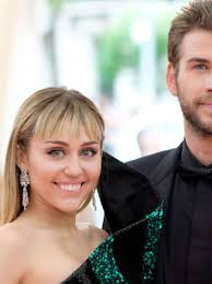 Liam Hemsworth está processando Miley Cyrus por 'Flowers', diz site
