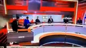 Espn en vivo es un canal de televisión especialista en deportes, en su variada programación podemos ver en vivo ahora puedes ver espn deportes en vivo por internet gratis. Pantalla Cae En Vivo Sobre Presentador De Espn Colombia Cnn Video
