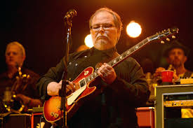 Walter Becker of Steely Dan's guitars and amplifiers to be auctioned