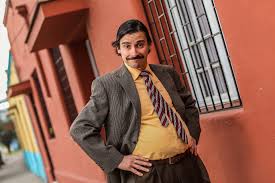 El actor álvaro espinoza, quien fue llevado junto con los otros ocho detenidos a las 16 comisaría de la reina. 5 Personajes Que Se Robaron La Atencion En El Debut De Amor A La Catalan