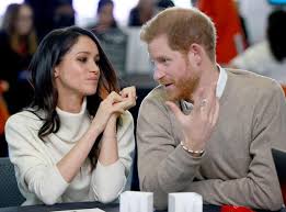 Meghan, ducesa de sussex (25 noiembrie 2020). Revista Avantaje RÄƒzboiul Dintre Meghan Markle È™i ReginÄƒ ContinuÄƒ Ducesa De Sussex Nu L Va LÄƒsa Pe Fiul Ei SÄƒ PetreacÄƒ Primul Lui CrÄƒciun Cu Elisabeta A Ii A Http Bit Ly 33lhr8p I A Refuzat InvitaÈ›ia