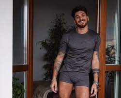 Arianna cirrincione e andrea cerioli (instagram). Andrea Cerioli Instagram Addominali Scolpiti E Sabbia Addosso Alle Maldive Il Paradiso Sei Tu