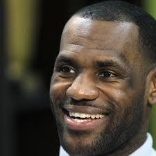 LeBron reportedly weds girlfriend in San Diego