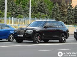 You can feel the added power under acceleration, and i like how the transmission is more than willing to immediately. Rolls Royce Cullinan Black Badge 28 Juli 2020 Autogespot