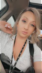 Can someone paint a simple portrait?