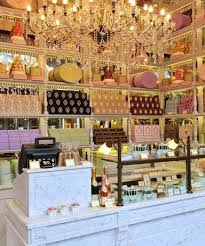 Laduree Maison De Macarons Et Fabricant De Douceurs Depuis 1862 Chocolate Shop Laduree Paris Laduree Macarons