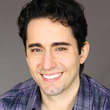 John lloyd mills young is an american actor and singer. John Lloyd Young Verlobt Mediamass