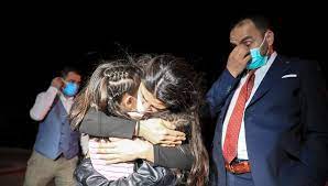 Melek i̇pek kimdir koza i̇pek holding yönetim kurulu başkanı akın i̇pek'in annesi melek i̇pek, kahramanmaraş'ta 1.5 milyon liraya mal olan bir ilköğretim okulu yaptırdı. Turkish Court Frees Abused Woman Who Killed Husband