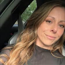 Good morning everyone! I am looking for a few months sublet  (month-to-month) room in an all female apartment (obviously as I am female  as well :)) My budget is around $1000 -