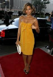 In Honor Of Awards Season 48 Times Celebrities Really Struggled With Their Fancy Clothes Eva Mendes Eva Mendez Fashion