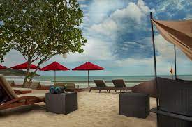 25 Best Things To Do In Jimbaran Bali The Crazy Tourist Jimbaran Jimbaran Bali Bali Beaches