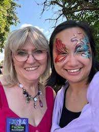 Oxford Paint Jam January 28th 2023 I missed the first day as i was in  Birmingham photographing some new pieces but managed to get back today. To  my surprise i found out