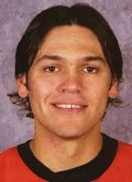 Player photos for the 2004-05 Guildford Flames at hockeydb.com