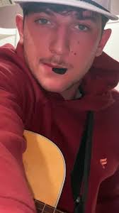 Wish I could actually sing. That would be cool#fyp #zachbryan