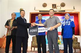 Kami bekas pelajar sekolah menengah kebangsaan pekan telipok tuaran sabah.pada 25. Galeri Anugerah Perkhidmatan Cemerlang Category Program Kecemerlangan Pelajar Dan Penyerahan Bas Sekolah Oleh Ybm Di Smk Pekan 11 Kota Belud Sabah Pada 13 April 2018 Image Program Kecemerlangan Pelajar Dan