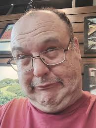 Ayuda! Presentenme a na nenorra o voy a implosionar!!! Y pongan Suspicious  minds de Elvis!