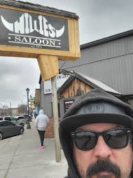 When Garth came to town. Garth Brooks brother Michael was the Newburg High  School Principal in Newburg, Mo. Garth stopped by 20 plus years ago.