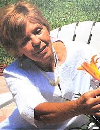 Obituary information for Suzanne Holt Benton