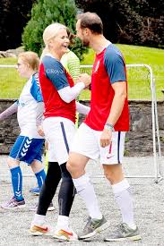Look through examples of skaugum translation in sentences, listen to pronunciation and learn grammar. Albert Nieboer Photography Royal Press Europe Auf Twitter Crown Prince Haakon Crown Princess Mette Marit Princess Ingrid Alexandra Prince Sverre Magnus During Friendship Football Match Between Team Skaugum And Nordstrand