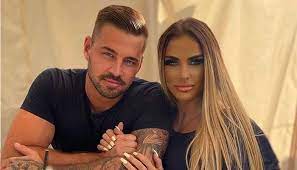 Carl woods is a very good looking reality television personality from the united states of america. Pnu3dfdqau5hum