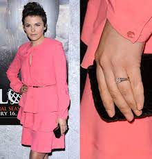 Spotlight On Ginnifer Goodwin S Engagement Ring Celebrity Trends Celebrity Engagement Rings Gamine Style