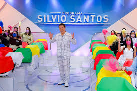 Silvio santos comemora 90 anos com a família em festa do pijama. Silvio Santos Deixa Hospital Em Sp Apos Confirmacao De Que Esta Com Covid 14 08 2021 Celebridades F5