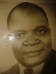 PRALL, JALLAH KESSELY ( 1928-1989). Businessman and banker . He was born in  Sikema, Voinjama District, Lofa County of Loma parents. His first sojourn  away from rural Sikema was in Kakata, where