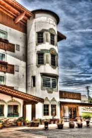 The bavarian lodge's premier location, directly overlooking the picturesque village center, is lined with overstuffed flowerpots, beautiful landscaping, sidewalk tables and incredible views of the village, and surrounding mountains. Bavarian Lodge Bvl810 Profile Pinterest