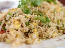 This time i cooked up nasi goreng ikan bilis (indonesian fried rice salt fish) with eggs, onion and garlic. Resep Nasi Goreng Ikan Asin Praktis Dan Lezat Untuk Sarapan