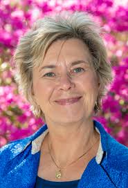 Visionary' Robin McCullough-Bade retiring as Interfaith Federation  executive director