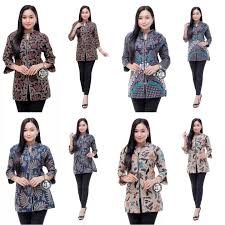Banya sekali contoh model baju batik kantoran yang bisa anda jadikan acuan dalam menggunakannya. Model Baju Batik Kantor Wanita Terbaru