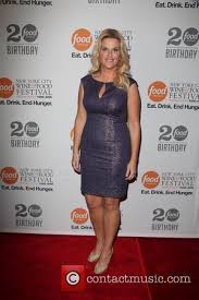 Entdecke rezepte, einrichtungsideen, stilinterpretationen und andere ideen zum ausprobieren. Trisha Yearwood Trisha Yearwood Pulls Out Of Seaworld Show Contactmusic Com