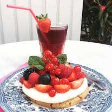 Est A Ca Que Servent Les Dimanches On Vous Attend De 14h A 19h Sur Place Et A Emporter Avec Du Palet Breton Aux Fruits Rouges Du