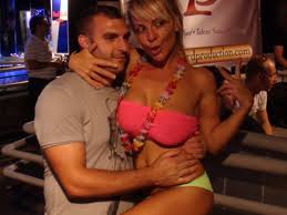 Il popolo del Bergamosex: Cè crisi? Fate più sesso Guarda video e foto -  BergamoNews