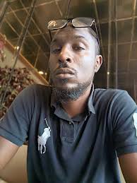 Single looking for someone to kick it with lives in Kansas