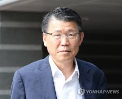오늘 열린 은성수 금융위원장 후보자 인사청문회에서도 조국 후보자의 사모펀드가 논란이 됐습니다. ì€ì„±ìˆ˜ ìžë…€ êµ­ì  í•™ì  ìžë£Œì œì¶œ ë'ê³  í•œêµ­ë‹¹ê³¼ ì‹ ê²½ì „ ì—°í•©ë‰´ìŠ¤