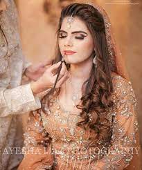 Pin By Nimra Ahmed On Valima Brides Pakistani Bridal Hairstyles Hairstyles For Gowns Front Hair Styles