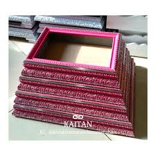 Berbagai pilihan kombinasi tersebut tentu saja bisa disesuaikan dengan keinginan dan kebutuhan. Kotak Hantaran Mika Double List Silver Pink Pernikahan