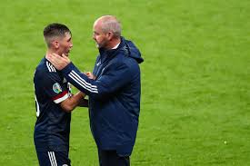 Billy clifford gilmour (born 11 june 2001) is a scottish professional footballer who plays as a midfielder for premier league club norwich city, on loan from chelsea, and the scotland national team. Billy Gilmour So Proud Of Full Debut As Scotland Promise To Nurture Him Properly We Ain T Got No History