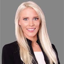 Sarah Stanton's Instagram, Twitter & Facebook