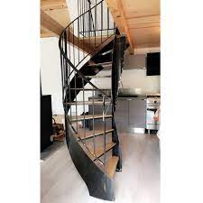 Focus sur 15 escaliers en colimaçon pour s'inspirer. Escalier Metal Helicoidal Marches En Bois Chene Raw Steel Metallerie Ferronnerie