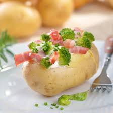 Pomme De Terre Farcie Au Brocoli Et Aux Lardons Recette Pommes De Terre Farcies Pomme De Terre Recette Pomme De Terre