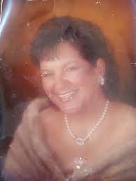 Could somebody please focus in and colorize this photo of sister and mom