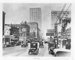 Intersection Of Eighth And Main Streets In Downtown Fort Worth Around 1930 The Portal To Texas Fort Worth Texas Dallas Fort Worth Old Fort