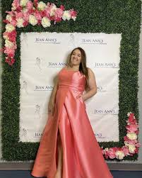 Gorgeous Plus Size Prom Dress In 2020 Plus Size Prom Dresses Near Me Tea Length Dresses