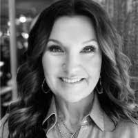 Heather Plowman's Instagram, Twitter & Facebook